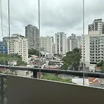 Refugio Urbano Em Pinheiros-Sp